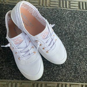 BOBS RUNNERS FROM SKECHERS